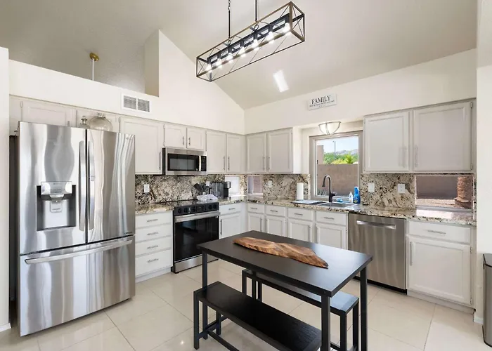 Сasa de vacaciones Private Golf Oasis With Pool Patio And Mtn Views *