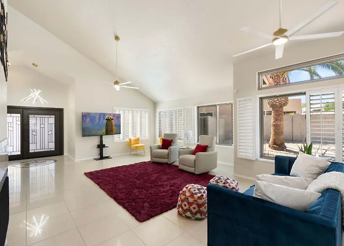 Private Golf Oasis With Pool Patio And Mtn Views Сasa de vacaciones